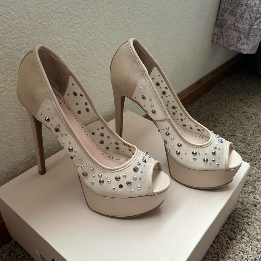 Nude Heels w/ Gemstones